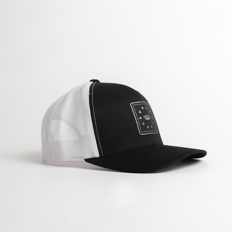 Sunday Cool Crown Leatherette Snapback | Black/White